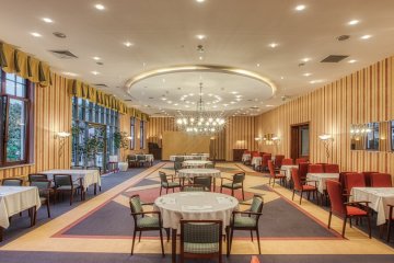 hotel - Hotel 4 Pory Roku - Sala Leśna - zdjęcie 1