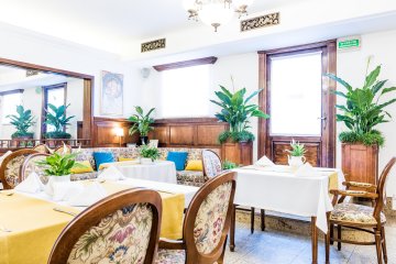 hotel **** - Hotel Pod Złotą Różą - Sala restauracyjna - zdjęcie 2