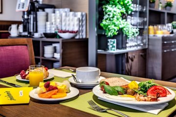 hotel **** - Holiday Inn Resort Warszawa Józefów - Restauracja LunaSol - zdjęcie 1