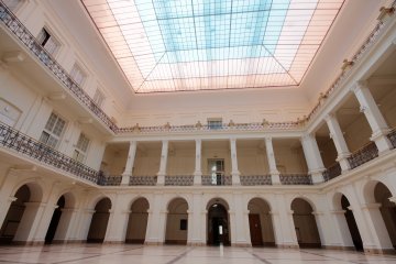 inny - Gmach Wydziału Fizyki Politechniki Warszawskiej - Aula Gmachu Fizyki - zdjęcie 2