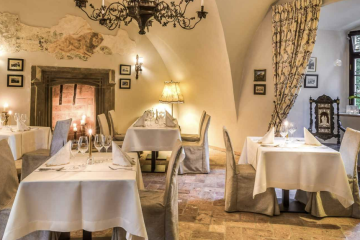 zamek - Zamek Karpniki - Restauracja Zamku Karpniki - zdjęcie 1