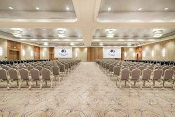 hotel **** - DoubleTree by Hilton Kraków Hotel & Convention Center - Kraków 1+2 - zdjęcie 1