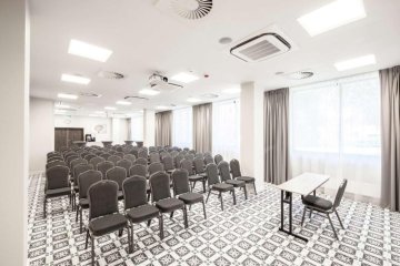 hotel *** - Hampton by Hilton Oświęcim - Leśna (Dębowa + Sosnowa) - zdjęcie 1