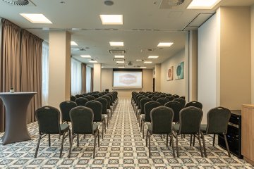 hotel *** - Hampton by Hilton Oświęcim - Leśna (Dębowa + Sosnowa) - zdjęcie 1