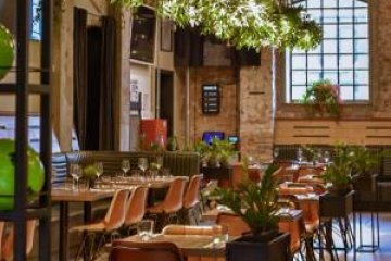 obiekt konferencyjny - NINE's Restaurant & Sports Bar - Restauracja Poziom 0 - zdjęcie 1