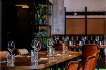 obiekt konferencyjny - NINE's Restaurant & Sports Bar - Restauracja Poziom 1 - zdjęcie 1
