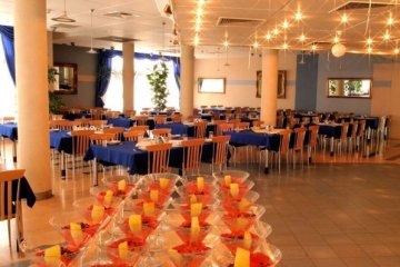 obiekt konferencyjny - Ośrodek Szkoleniowo - Wypoczynkowy Exploris w Serocku - Restauracja - zdjęcie 1