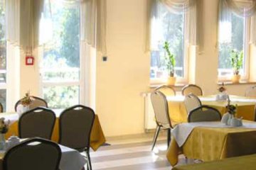 hotel *** - Hotel nad Mrogą - „Sala restauracyjna” - zdjęcie 1