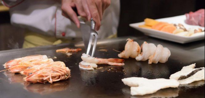 Teppanyaki – kulinarne show w Radisson Blu Hotel, Kraków