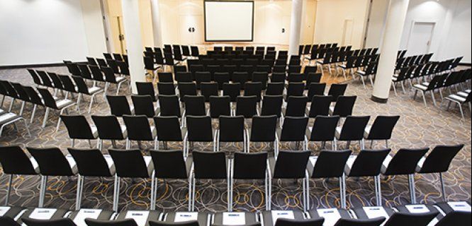 Odnowione wnętrza konferencyjne warszawskich hoteli Radisson Blu