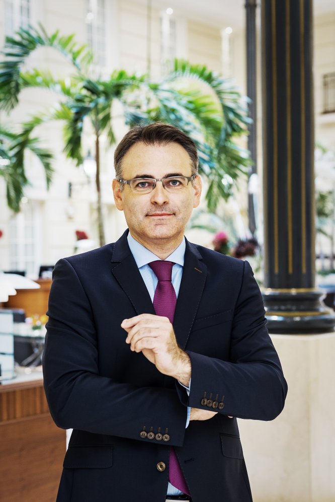 Dyrektor Generalny Hotelu Polonia Palace Paweł Lewtak z wyróżnieniem od European Hotels Managers Association (EHMA)