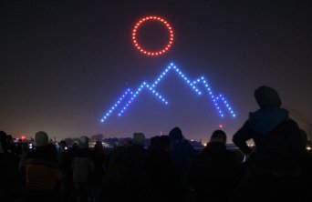 Dron Light Show nawiązujący do historii Podkarpacia - pierwsza impreza w Polsce na taką skalę