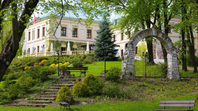 Królewski wypoczynek w Manor House SPA**** - Pałac Odrowążów*****