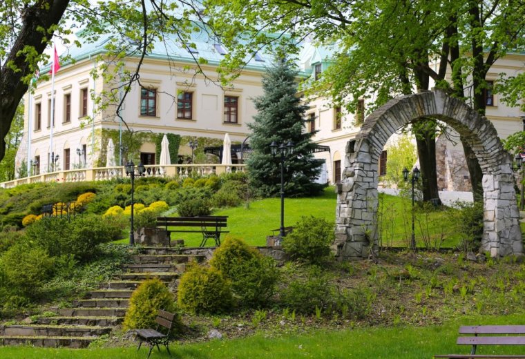 Królewski wypoczynek w Manor House SPA**** - Pałac Odrowążów*****