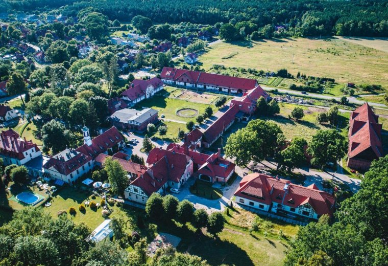 Konferencja nad Zalewem Wiślanym w historycznym budynku, czyli Kadyny Folwark Hotel & SPA