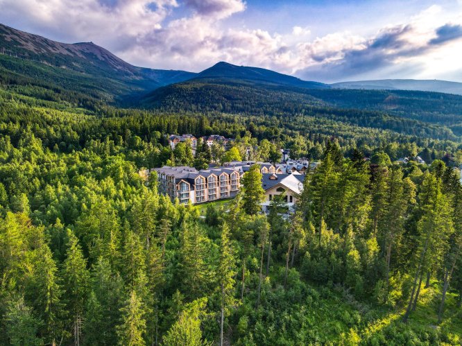 Green Mountain Hotel w Karpaczu - nowoczesna przestrzeń biznesowa z widokiem na Karkonosze