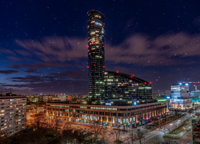 Prize by Radisson Sky Tower Wrocław