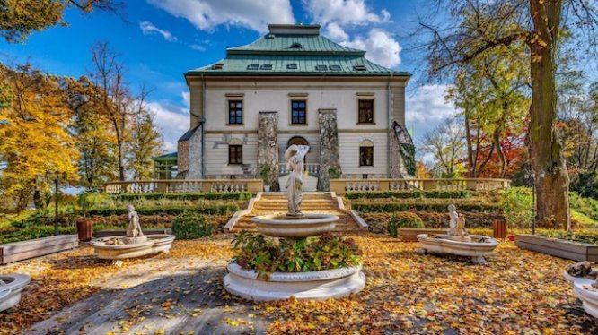 Odkryj park Manor House SPA podążając ścieżkami natury, energii i historii