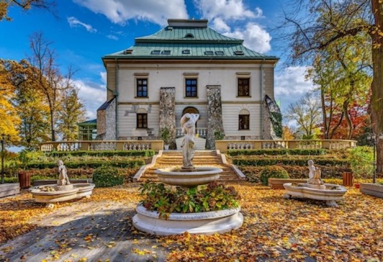 Odkryj park Manor House SPA podążając ścieżkami natury, energii i historii