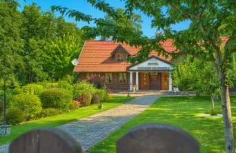 Hotel *** Dworek Wapionka - przestrzeń, kt&oacute;ra sprzyja skupieniu