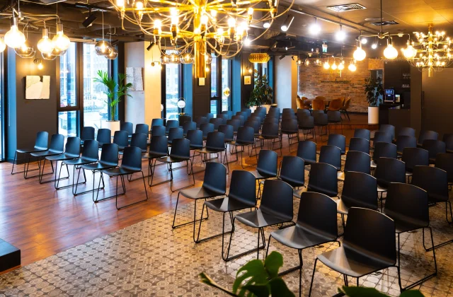 Chmielna 73 – centrum konferencyjne w Varso Place