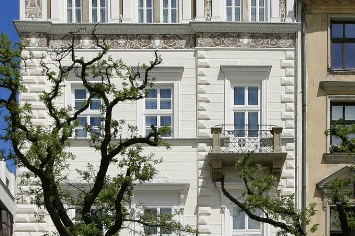 The Bonerowski Palace*****