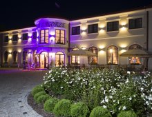 Willa Zagórze - nowy obiekt 6 km od Warszawy - hotel, restauracja, catering