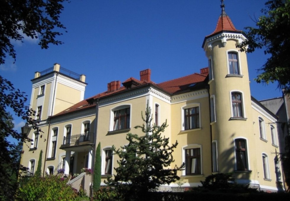 pałac - Ośrodek Kolonijno-Wczasowy „Legnica” w Cieszynie Krystyna Felsztyńska