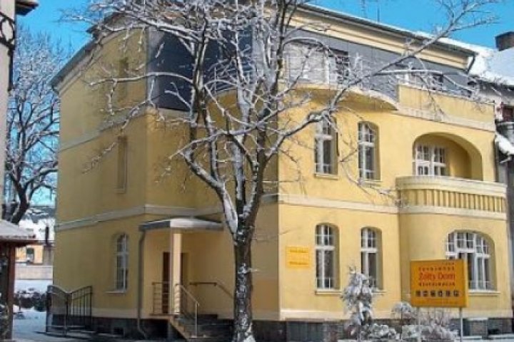 Pensjonat – Restauracja Żółty Domek