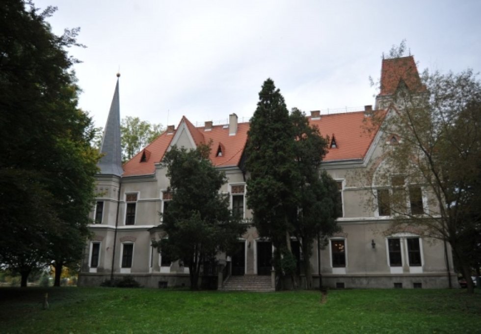 obiekt konferencyjny - Podkarpackie Centrum Edukacji Nauczycieli w Rzeszowie Oddział w Tarnobrzegu Hotel „Dworek pod lipami”