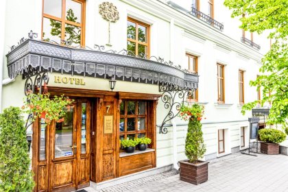 hotel **** - Hotel Pod Złotą Różą - zdjęcie 1
