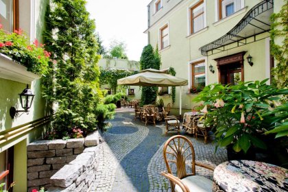 hotel **** - Hotel Pod Złotą Różą - zdjęcie 2