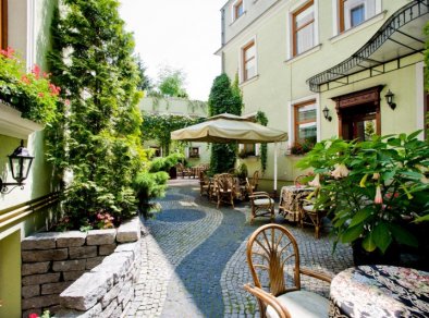 Hotel Pod Złotą Różą - taras - SaleBiznesowepl