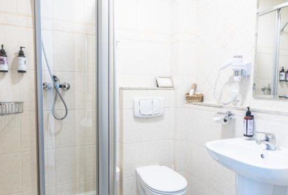 hotel **** - Hotel Pod Złotą Różą - Pokoje - zdjęcie 10