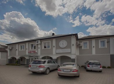 Hotel Kuźnia Napoleońska- parking- SaleBiznesowe