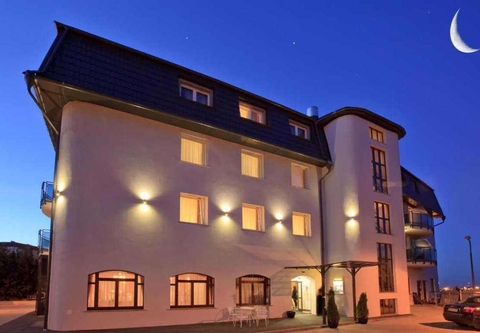 hotel *** - Amber Hotel
