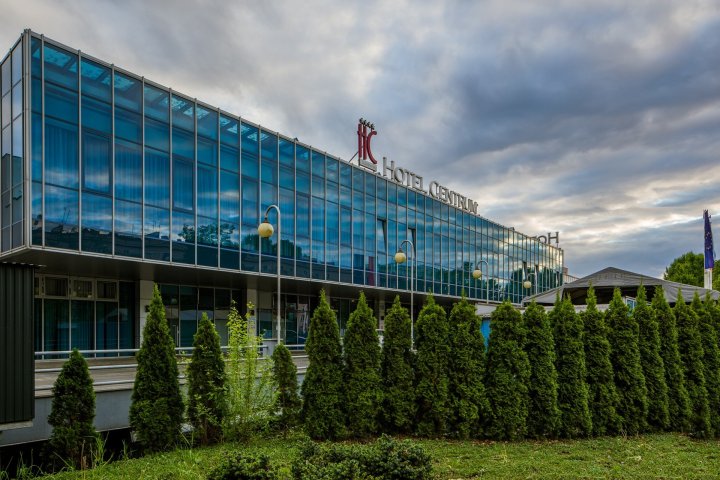 HOTEL CENTRUM BUSINESS****