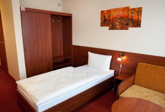 hotel - Hotel Podróżnik - Pokoje - zdjęcie 4