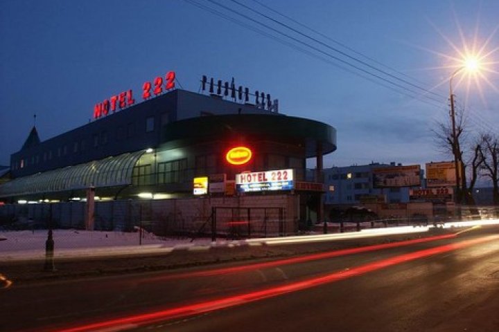 HOTEL 222