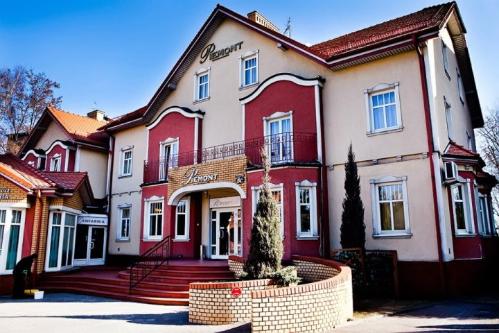 Piemont Hotel i Restauracja ***