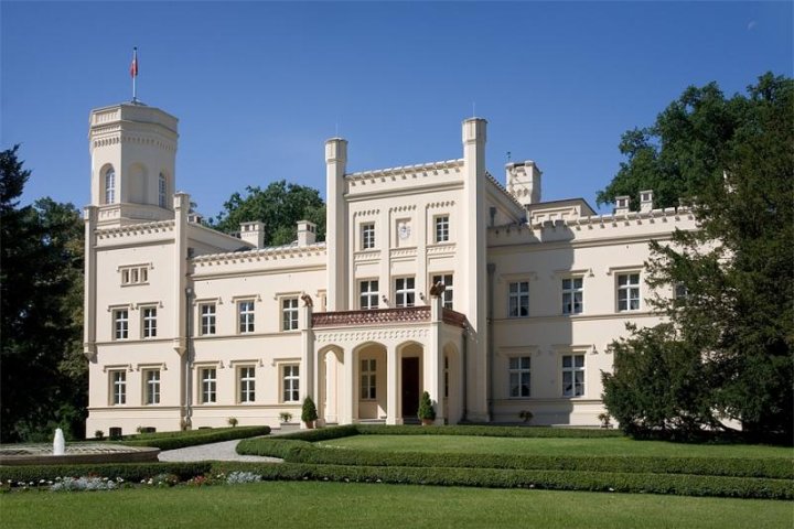 Pałac Mierzęcin Wellness & Wine Resort 