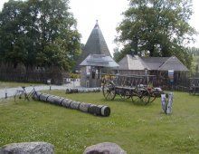 Wigwamy pod księżycem