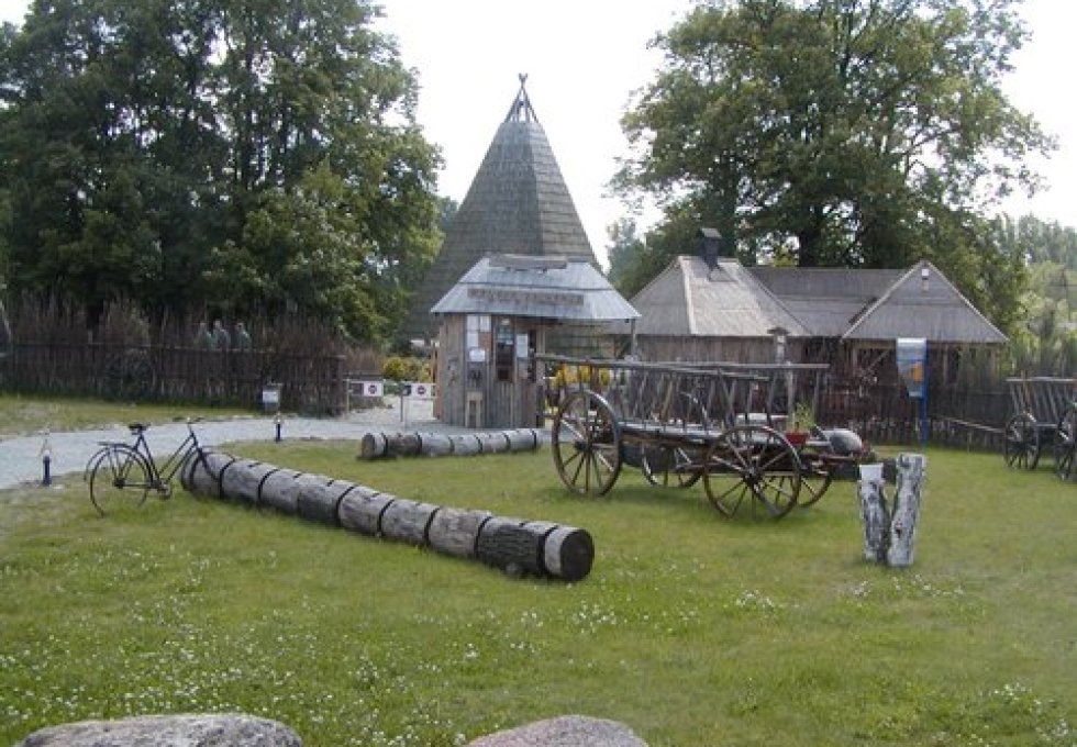 inny - Wigwamy pod księżycem