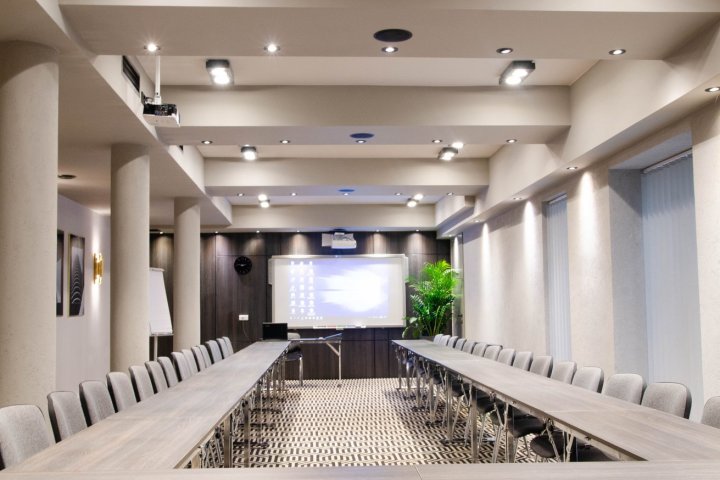 Atrium Hotel ***