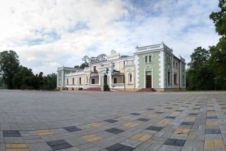 Pałacyk w Lisewie