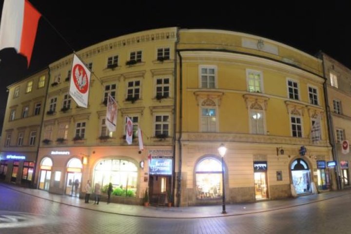 Brama Hostel