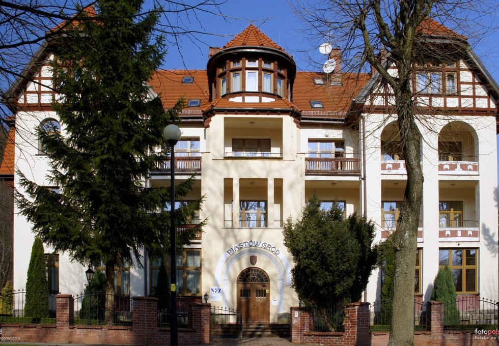 hotel *** - Hotel Piastów Gród ***