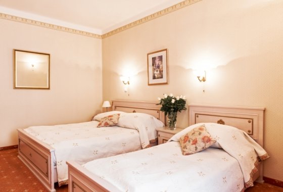 hotel **** - Hotel Amadeus - Pokoje - zdjęcie 2