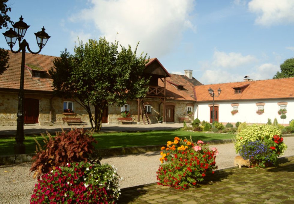 hotel - Folwark Wiązy