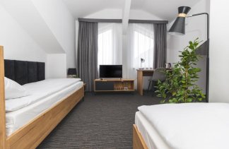 hotel *** - Hotel AKWAWIT - zdjęcie 1 